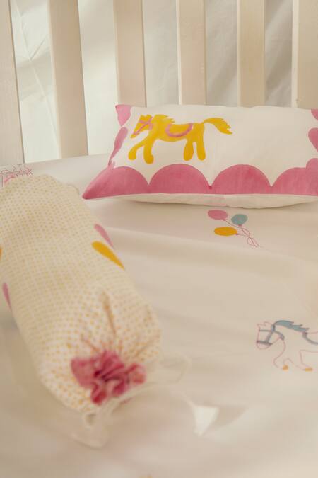 Circus shop cot bedding