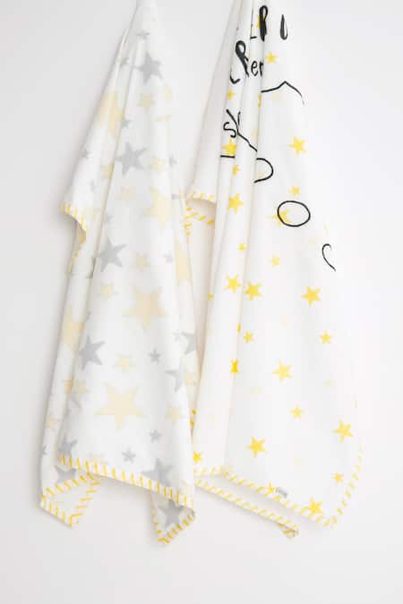 Masaya Black 3 Layers Of Pure Superbaby Flies Over Town Dohar Blanket at Aza Fashions Masaya_Black 3 Layers Of Pure Superbaby Flies Over Town Dohar Blanket_at_Aza_Fashions