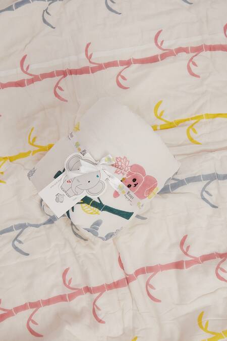 Shop Masaya Yellow 2 Layers Of Pure And Unbleached K For Koala Quilt Online at Aza Fashions Shop_Masaya_Yellow 2 Layers Of Pure And Unbleached K For Koala Quilt_Online_at_Aza_Fashions