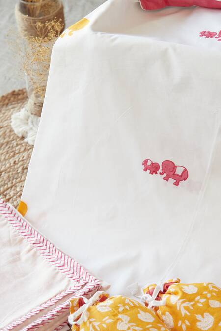 Masaya Pink Hypoallergenic , Filler Mulmul Baby Elle Cot Bedding Set Online at Aza Fashions Masaya_Pink Hypoallergenic , Filler Mulmul Baby Elle Cot Bedding Set_Online_at_Aza_Fashions