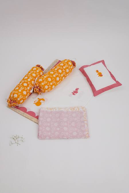 Buy Masaya Pink Hypoallergenic , Filler Mulmul Baby Elle Cot Bedding Set Online at Aza Fashions Buy_Masaya_Pink Hypoallergenic , Filler Mulmul Baby Elle Cot Bedding Set_Online_at_Aza_Fashions