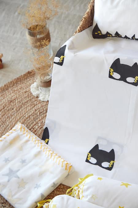 Masaya Superbaby Flies Over Town Cot Bedding Set 