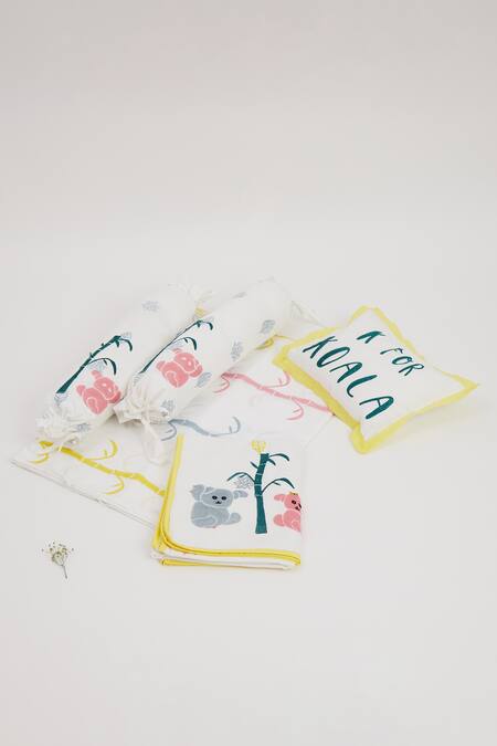 Shop Masaya Yellow Hypoallergenic , Filler Mulmul With K For Cot Bedding Set at Aza Fashions Shop_Masaya_Yellow Hypoallergenic , Filler Mulmul With K For Cot Bedding Set_at_Aza_Fashions