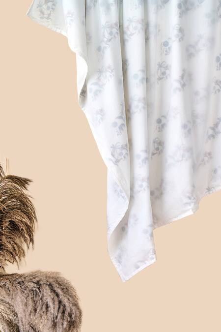 Jaipur Gate White Muslin Printed Mother Bedding Set Online at Aza Fashions Jaipur Gate_White Muslin Printed Mother Bedding Set_Online_at_Aza_Fashions