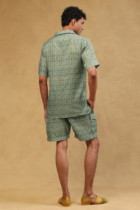 Soniya G Green Cotton Satin Quatrefoil Print Shirt And Shorts Set Online at Aza Fashions Soniya G_Green Cotton Satin Quatrefoil Print Shirt And Shorts Set _Online_at_Aza_Fashions