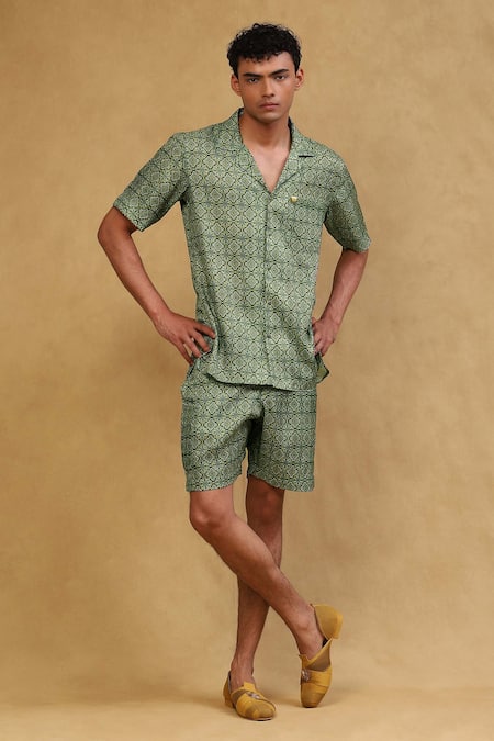 Shop Soniya G Green Cotton Satin Quatrefoil Print Shirt And Shorts Set Online at Aza Fashions Shop_Soniya G_Green Cotton Satin Quatrefoil Print Shirt And Shorts Set _Online_at_Aza_Fashions