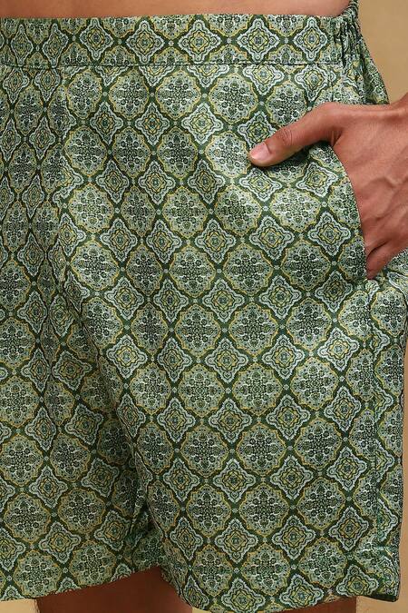 Soniya G Green Cotton Satin Quatrefoil Print Shirt And Shorts Set at Aza Fashions Soniya G_Green Cotton Satin Quatrefoil Print Shirt And Shorts Set _at_Aza_Fashions