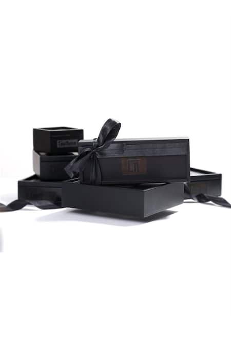 Buy Cosa Nostraa Silver Power Ruler Oxidised Buttons - Set Of 7 Online at Aza Fashions Buy_Cosa Nostraa_Silver Power Ruler Oxidised Buttons - Set Of 7 _Online_at_Aza_Fashions