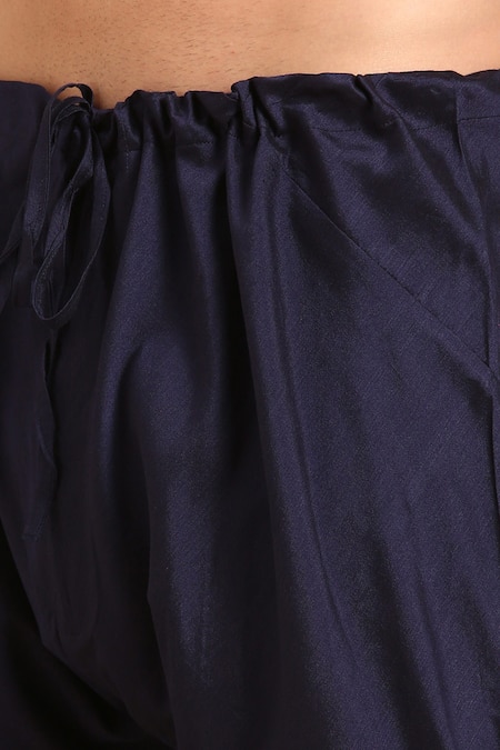 Mayank Modi - Men_Red Silk, Jacquard Overlap Colorblocked Kurta _at_Aza_Fashions