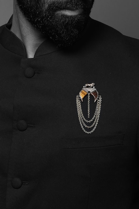 Cosa Nostraa Gold The Lion Claw Carved Brooch And Cufflinks Gift Set Online at Aza Fashions Cosa Nostraa_Gold The Lion Claw Carved Brooch And Cufflinks Gift Set _Online_at_Aza_Fashions