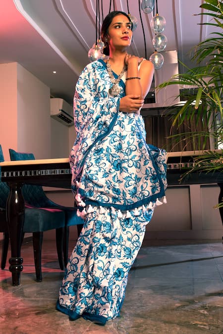 Kusmi Floral Bloom Print Saree With Unstitched Blouse Fabric 