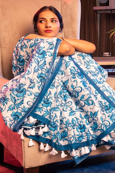 Shop Kusmi Blue Print Floral Bloom Saree With Unstitched Blouse Fabric Online at Aza Fashions Shop_Kusmi_Blue Print Floral Bloom Saree With Unstitched Blouse Fabric _Online_at_Aza_Fashions