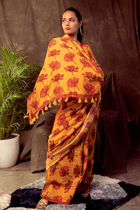 Kusmi Blooming Flower Print Saree With Unstitched Blouse Fabric 