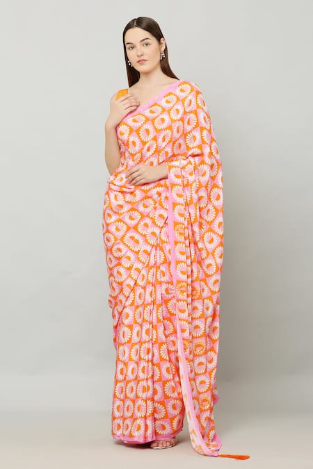 Kusmi_Orange Crepe Retro Daisy Print Saree With Unstitched Blouse Fabric _Online_at_Aza_Fashions