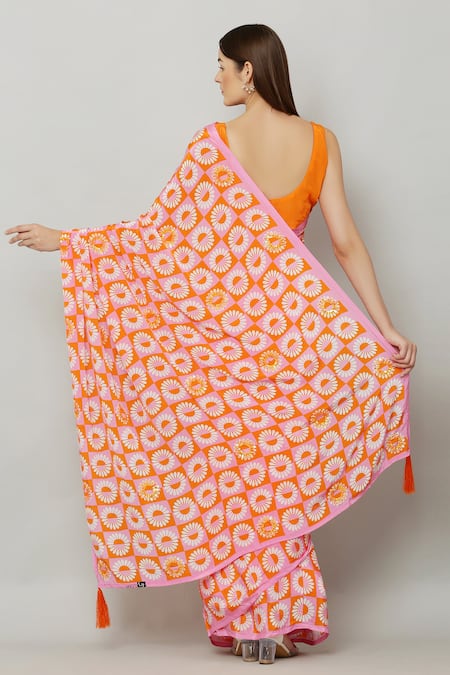 Kusmi Retro Daisy Print Saree With Unstitched Blouse Fabric 