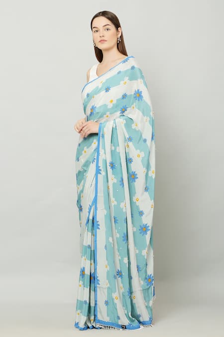 Buy Kusmi Blue Crepe Blooming Floral Print Saree With Unstitched Blouse Fabric Online at Aza Fashions Buy_Kusmi_Blue Crepe Blooming Floral Print Saree With Unstitched Blouse Fabric _Online_at_Aza_Fashions
