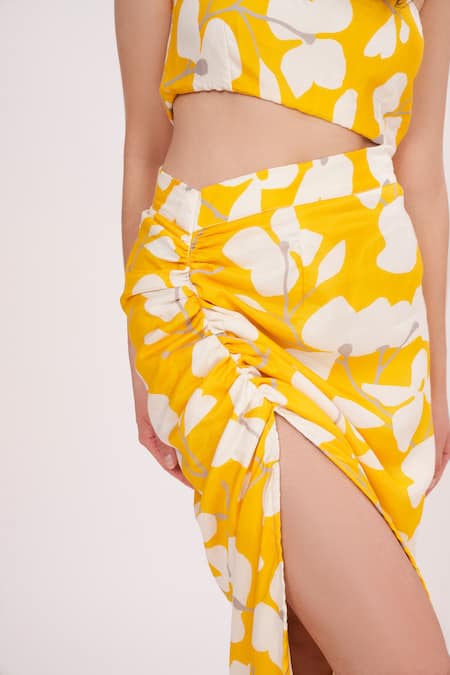 House Of Varada Yellow Muslin One Shoulder Abstract Print Top And Skirt Set at Aza Fashions House Of Varada_Yellow Muslin One Shoulder Abstract Print Top And Skirt Set _at_Aza_Fashions