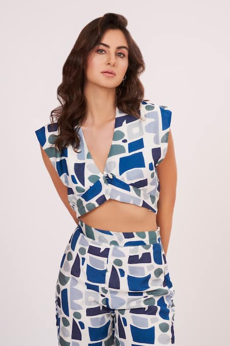 Buy House Of Varada Blue Muslin V-neck Geometric Print Top And Pant Set Online at Aza Fashions Buy_House Of Varada_Blue Muslin V-neck Geometric Print Top And Pant Set _Online_at_Aza_Fashions