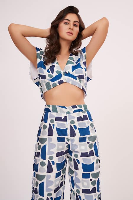 Shop House Of Varada Blue Muslin V-neck Geometric Print Top And Pant Set Online at Aza Fashions Shop_House Of Varada_Blue Muslin V-neck Geometric Print Top And Pant Set _Online_at_Aza_Fashions