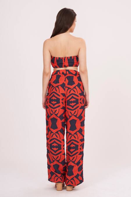 Shop House Of Varada Red Muslin Bandeau Neck Abstract Printed Tube Top And Pant Set at Aza Fashions Shop_House Of Varada_Red Muslin Bandeau Neck Abstract Printed Tube Top And Pant Set _at_Aza_Fashions