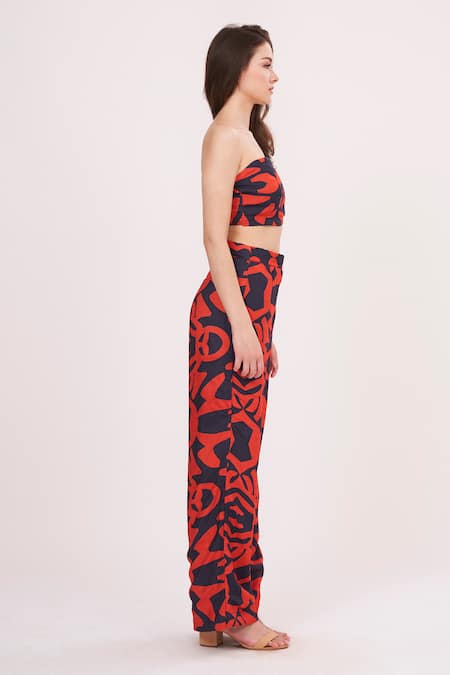 House Of Varada Red Muslin Bandeau Neck Abstract Printed Tube Top And Pant Set Online at Aza Fashions House Of Varada_Red Muslin Bandeau Neck Abstract Printed Tube Top And Pant Set _Online_at_Aza_Fashions