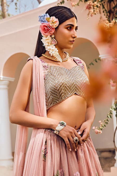 Anu Pellakuru Pink Kota Doria Embroidery Sweetheart Neck Floral Tiered Lehenga Set at Aza Fashions Anu Pellakuru_Pink Kota Doria Embroidery Sweetheart Neck Floral Tiered Lehenga Set _at_Aza_Fashions