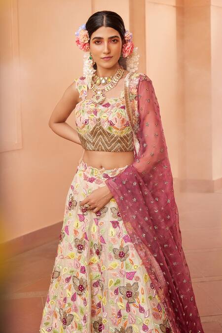 Shop Anu Pellakuru Gold Kota Doria Embroidery Square Neck Floral Cut Work Bridal Lehenga Set Online at Aza Fashions Shop_Anu Pellakuru_Gold Kota Doria Embroidery Square Neck Floral Cut Work Bridal Lehenga Set _Online_at_Aza_Fashions