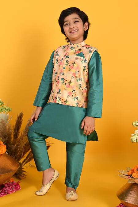 Saka Designs_Green Cotton, Taffeta Floral Printed Bundi And Kurta Set_Online_at_Aza_Fashions