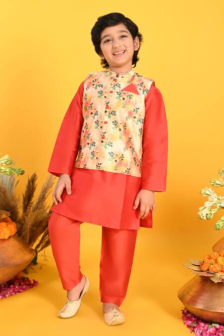 Saka Designs_Off White Cotton, Taffeta Floral Print Bundi And Kurta Set_Online_at_Aza_Fashions