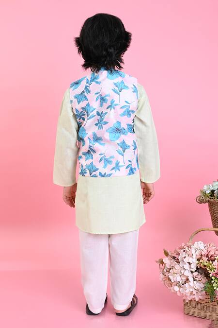 Shop Saka Designs Green Cotton Embroidery Printed Bundi And Kurta Set at Aza Fashions Shop_Saka Designs_Green Cotton Embroidery Printed Bundi And Kurta Set_at_Aza_Fashions