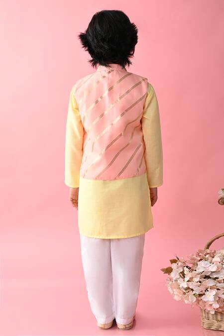 Shop Saka Designs Pink Cotton Printed Bundi And Kurta Set at Aza Fashions Shop_Saka Designs_Pink Cotton Printed Bundi And Kurta Set_at_Aza_Fashions