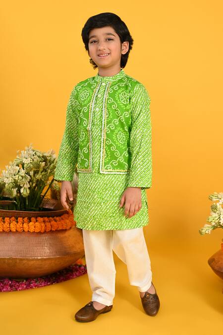 Saka Designs Green Cotton Embroidery Bandhani Print Kurta And Pyjama Set Online at Aza Fashions Saka Designs_Green Cotton Embroidery Bandhani Print Kurta And Pyjama Set_Online_at_Aza_Fashions