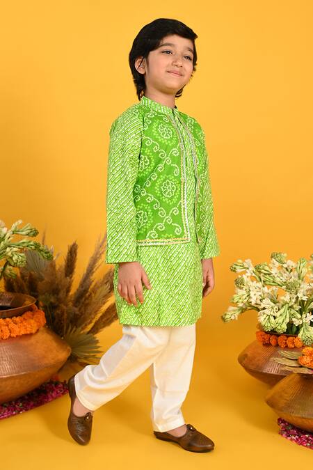 Buy Saka Designs Green Cotton Embroidery Bandhani Print Kurta And Pyjama Set Online at Aza Fashions Buy_Saka Designs_Green Cotton Embroidery Bandhani Print Kurta And Pyjama Set_Online_at_Aza_Fashions
