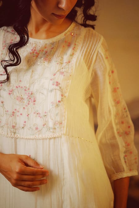 Tatwa_White Handloom Cotton, Viscose, Silk Embroidery Victorian Resham Kurta Pant Set _at_Aza_Fashions