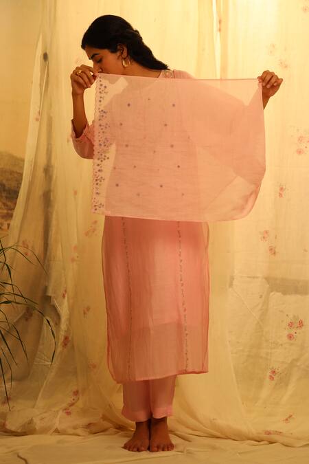 Tatwa Pink Embroidery Handloom Chanderi Scarf Online at Aza Fashions Tatwa_Pink Embroidery Handloom Chanderi Scarf _Online_at_Aza_Fashions