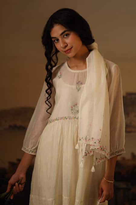 Shop_Tatwa_White Embroidery Handloom Chanderi Scarf _Online_at_Aza_Fashions