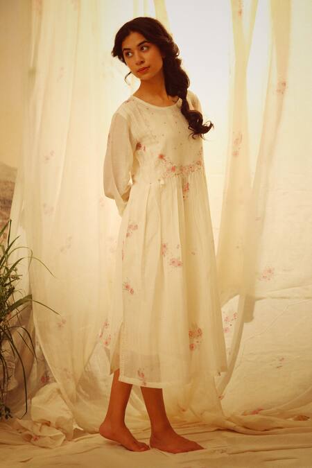 Buy_Tatwa_White Chanderi Sequins, Zari Round Neck Handloom Embroidered Dress _Online_at_Aza_Fashions