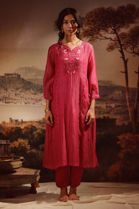 Tatwa_Pink Kurta Handloom Chanderi Embroidered Floral Notched Resham And Pant Set _Online_at_Aza_Fashions