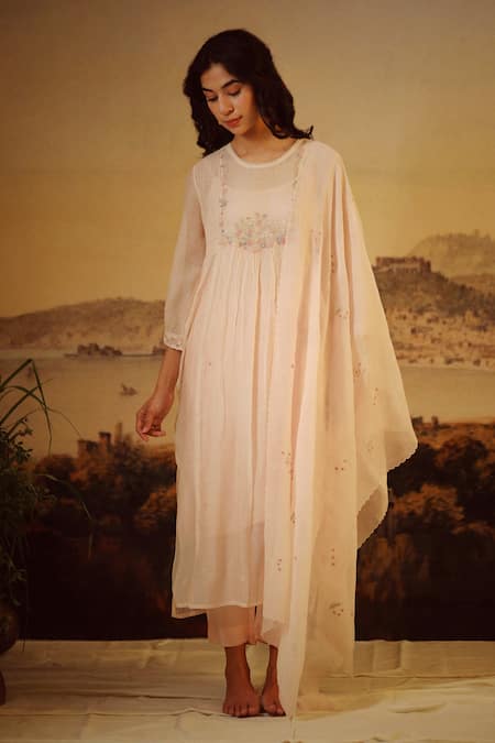 Tatwa_Ivory Handloom Cotton, Viscose, Silk Embroidery Round Lovebird Kurta And Pant Set _at_Aza_Fashions