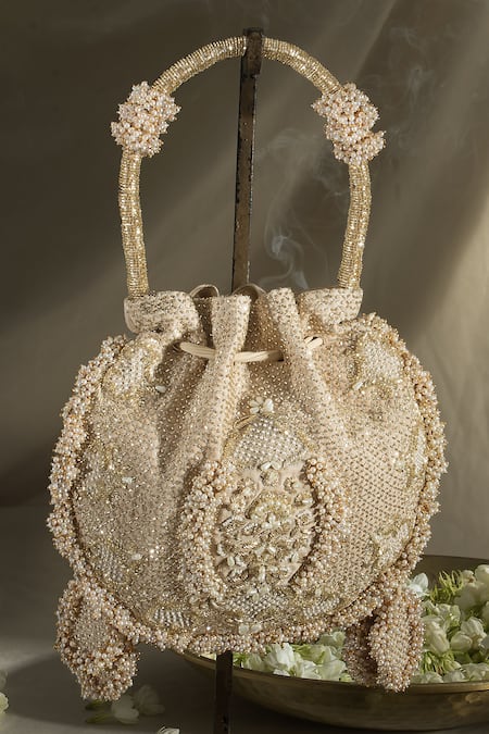 designer-silver-handbags-designs-for-wedding