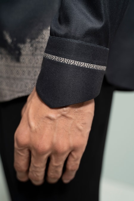 Varun Chakkilam_Black Twill, Cotton Grunge Diffused Geometric Print Shirt _Online_at_Aza_Fashions