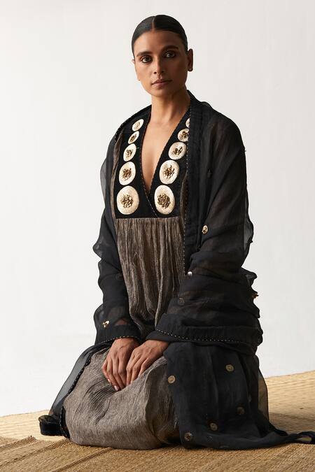 Itrh_Black Silk Organza, Silk, Crepe Embroidery, Zari V-neck Yoke Kurta Set _at_Aza_Fashions