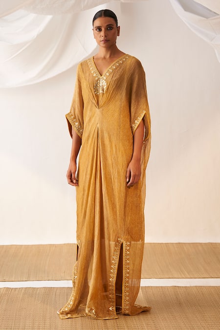 Itrh Yellow Silk Tissue Placement Embroidery Gota Patti V Neck Kaftan 