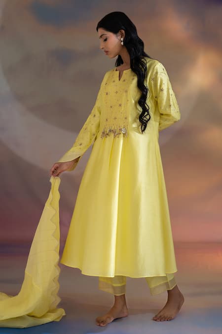 Kacha Tanka_Yellow Chanderi Embroidered Hand Notched Kurta Pant Set _Online_at_Aza_Fashions