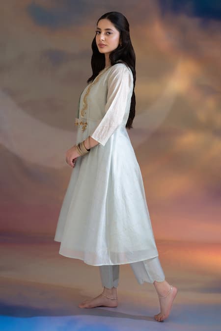 Kacha Tanka_Grey Chanderi Embroidered Hand Kurta V Neck Jacket Pant Set _Online_at_Aza_Fashions