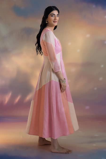 Kacha Tanka Peach Chanderi V-neck Patchwork Dress Online at Aza Fashions Kacha Tanka_Peach Chanderi V-neck Patchwork Dress _Online_at_Aza_Fashions