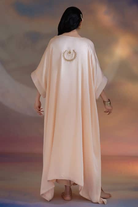 Kacha Tanka Hand Embroidered Kurta Pyjama Set 