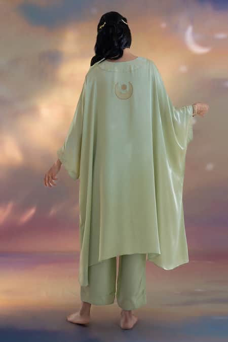 Kacha Tanka Embroidered Kaftan Kurta Pant Set 