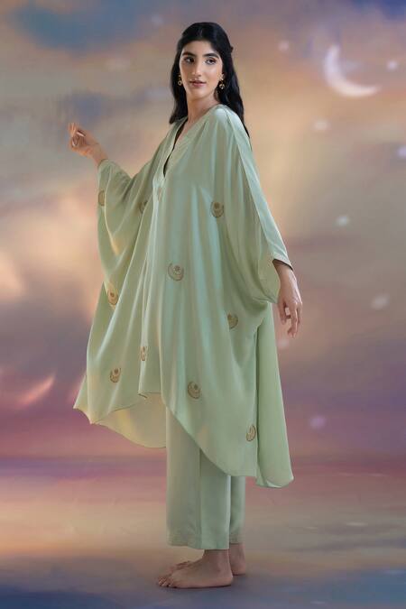 Buy_Kacha Tanka_Green Modal Embroidery, Patchwork V-neck Kaftan Kurta Pant Set _Online_at_Aza_Fashions