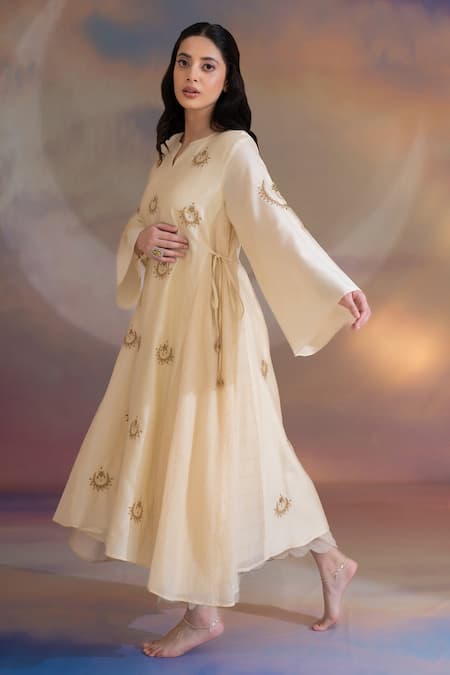 Buy Kacha Tanka Off White Chanderi Embroidered Hand Notched Kurta Palazzo Set Online at Aza Fashions Buy_Kacha Tanka_Off White Chanderi Embroidered Hand Notched Kurta Palazzo Set _Online_at_Aza_Fashions